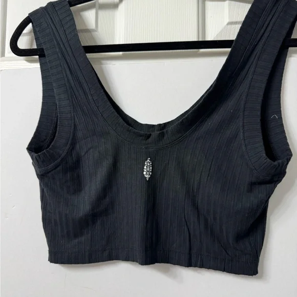 Free People Movement crop top, tank, Black, scoop, neck, front and back NWOT - Picture 4 of 4